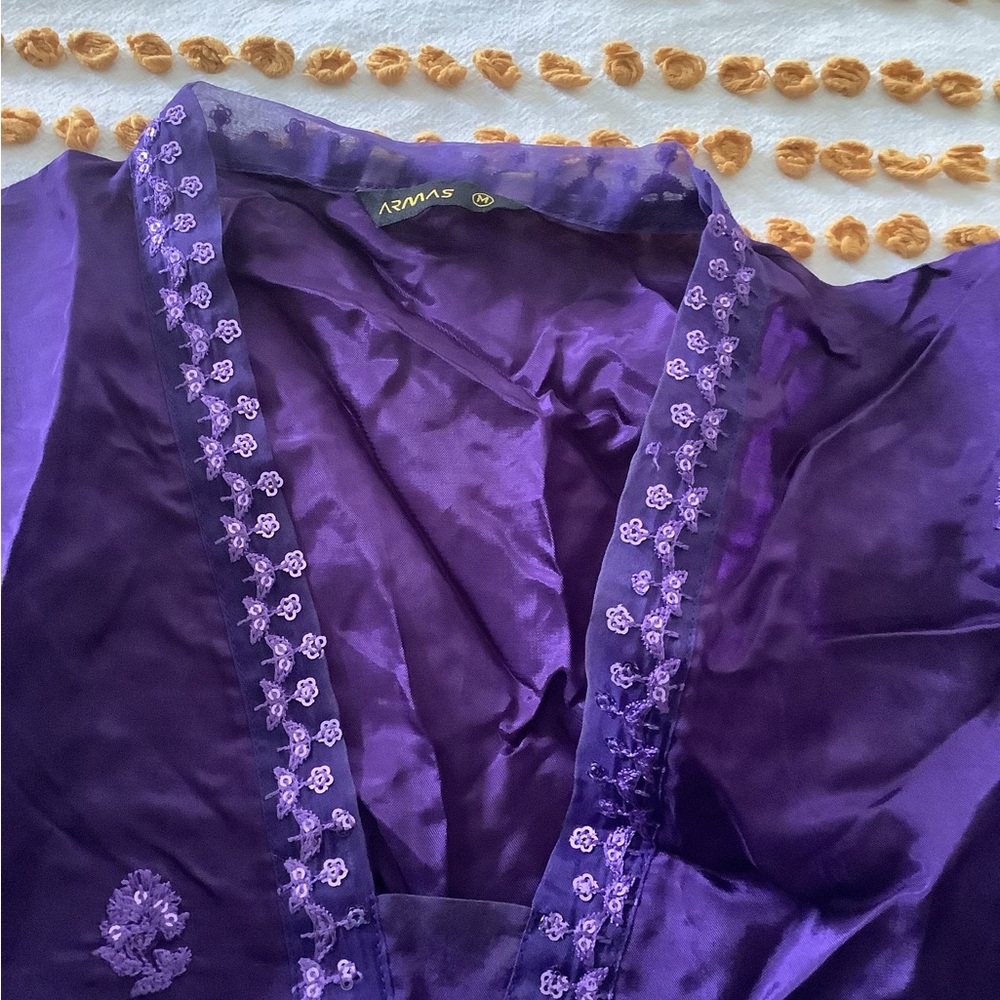 Indian Pakistani outfit with farshi salwar - Picture 9 of 10